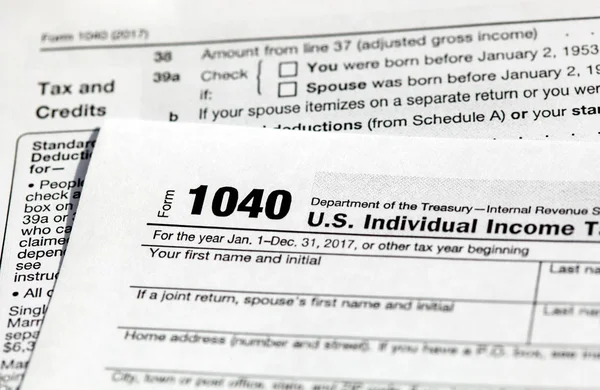 Formulario fiscal de EE. UU. 1040 para declaración de impuestos individual de EE. . —  Fotos de Stock