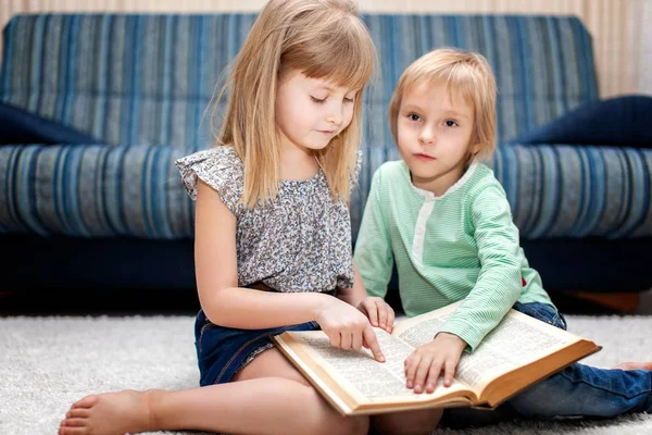 Photo Smart Children Reading Interesting Book Royalty Free Stock Photos