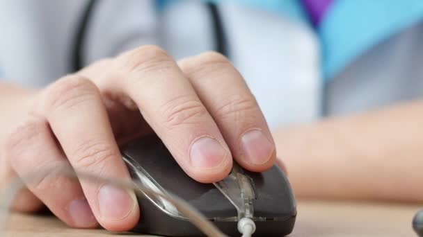 Sanità Concetto Medico Medico Che Lavora Utilizza Mouse Sul Computer — Video Stock