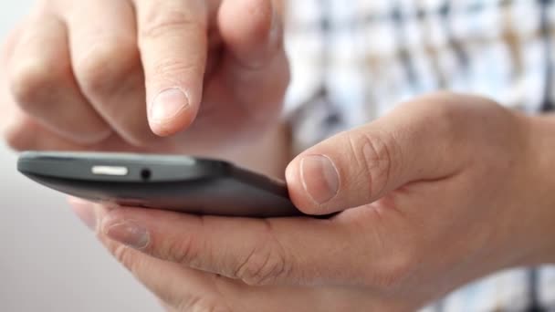 Mobil Dokunmatik Ekran Smartphone Üzerinde Apps Kullanan Bir Adam Modern — Stok video