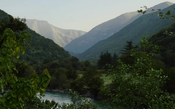 Rio Montanha Traz Águas Para Mar — Fotografia de Stock