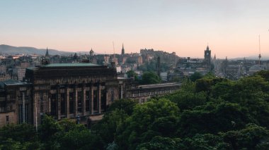 Akşam cityscape Edinburgh