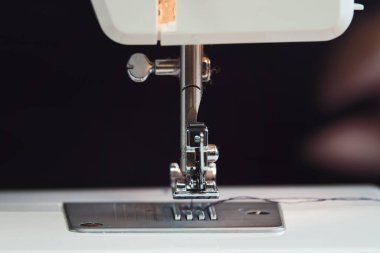 Dikiş Makinesinin Bir Parçası 