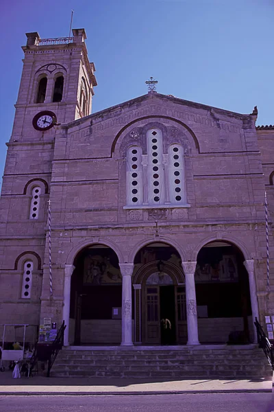 Kopuły Kościoła Panagitsa Nad Brzegiem Morza Mieście Aegina Town Greckiej — Zdjęcie stockowe