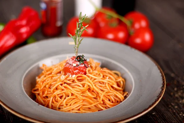 Espaguetis Una Placa Redonda — Foto de Stock