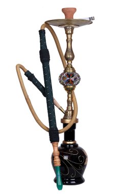 Siyah cam nargile gri bir pot ve iplik yeşil hortum ile