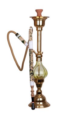 Gümüş gövde benzer çakmak ve halı bir grup ile uzun boylu nargile cam