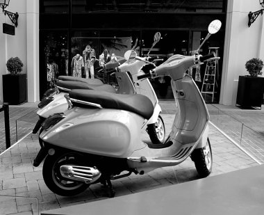 Küçük motosiklet birlikte Park