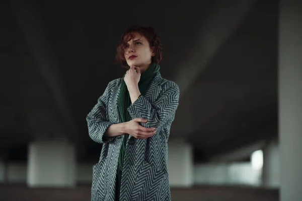 Genç bir kadının portresi