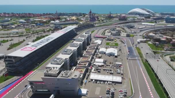 Sochi, Rusko-25. duben 2017: startovací zóna Sochi Autodrom, letecký pohled — Stock video