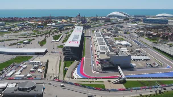 Sotsji, Rusland-25 april 2017: luchtfoto van Sochi Autodrom en Olympic Park — Stockvideo