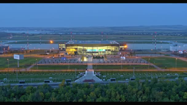 Saratov, Rusya - 20 Ağustos 2019: Gagarin Uluslararası Havaalanı — Stok video