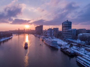 Rostov-on-Don, Rusya - 1 Mart 2018: Gün batımında Don Nehri ve Rostov Embankment