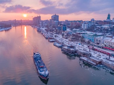 Rostov-on-Don, Rusya - 1 Mart 2018: Gün batımında Don Nehri ve Rostov Embankment