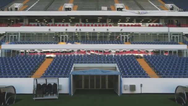 Rostów nad Donem, Rosja-27 kwietnia, 2018: Stadion piłkarski Rostov-Arena-pole i stoi od wewnątrz — Wideo stockowe