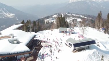 Soçi, Krasnaya Polyana, Rusya - 24 Şubat 2016: Gazprom dağ turizm merkezi - yükseklikten görünümü