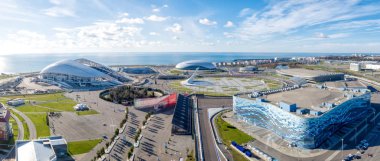 Soçi, Rusya - Mayıs 2016: Olimpiyat Parkı'nın tepelerinden panoramik manzara