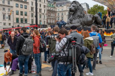 Londra, Uk - 7 Ekim 2019: Trafalgar Meydanı 'ndaki Soykırım İsyanı' nda protestocular