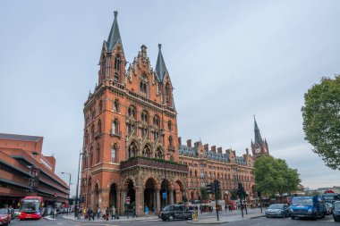 Londra - Ekim 2019: St. Pancras Rönesans Oteli Londra