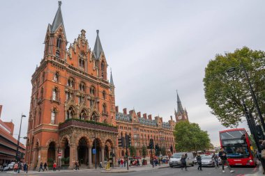 Londra - Ekim 2019: St. Pancras Rönesans Oteli Londra