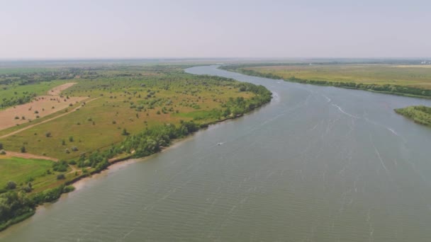 Prachtige natuur: Don rivier, zandstrand bij het dorpje Alytub in Rusland — Stockvideo