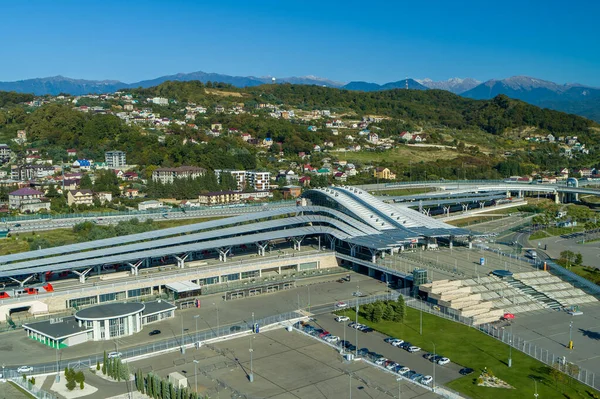 Sochi, Rusya - Ekim 2019: Olympic Park tren istasyonunun hava manzarası