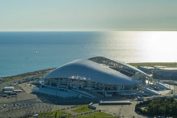 Sochi, Ρωσία - Οκτώβριος 2019: Fisht football stadium in Sochi Olympic Park - θέα από ύψος μια ηλιόλουστη μέρα — Φωτογραφία Αρχείου