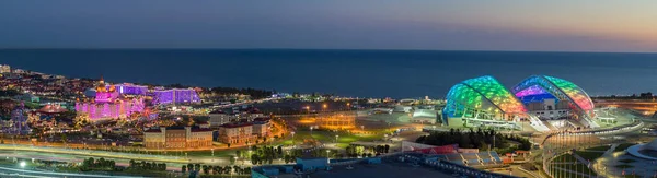 Sochi, Rusya - Ekim 2019: panoramik manzara - Bogatyr Hotel, Sochi Park ve Fisht Stadyumu
