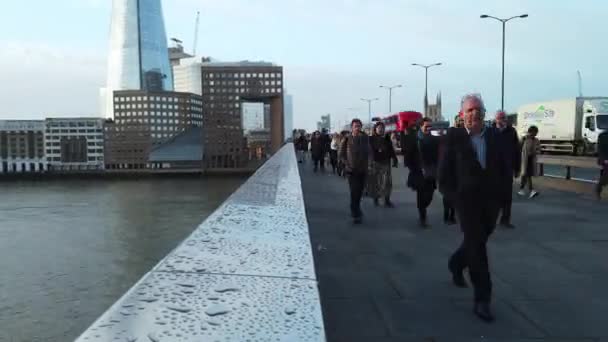 Londra - Ekim 2019: Londra Köprüsü, zaman aşımı — Stok video