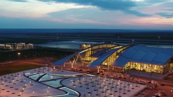 Rostov-on-Don, Rusko - 2019: Mezinárodní letiště Platov, letecký pohled — Stock video