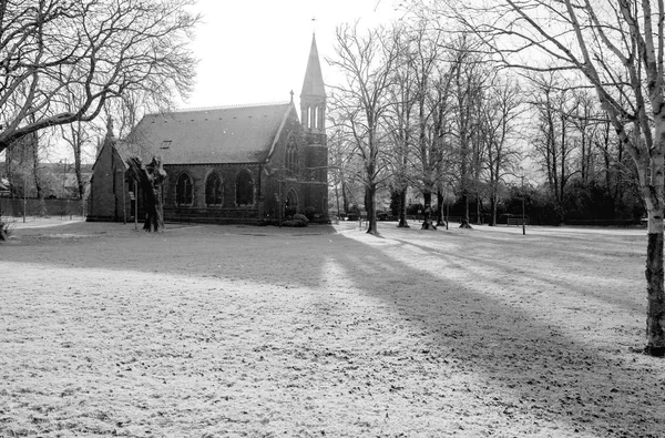 Liten Kyrka York England Efter Vissa Snöfall Vintern Svart Och — Stockfoto