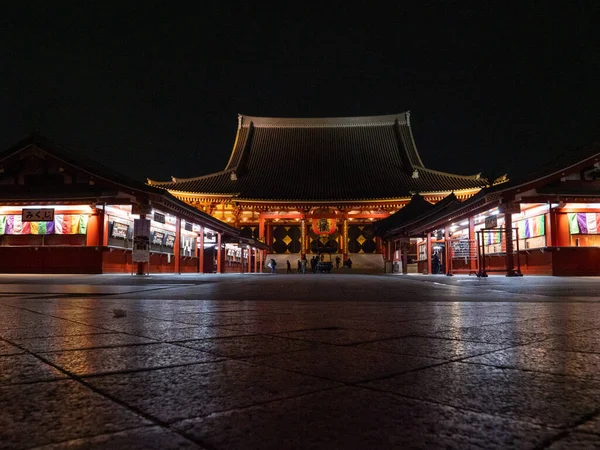 Tokio, Japonsko - 24.2.20: Sensoji večer, s velmi malým počtem návštěvníků — Stock fotografie