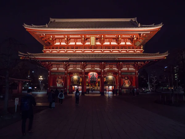 Tokio, Japan - 24.2.20: Sensoji am Abend, mit sehr wenigen Besuchern — Stockfoto