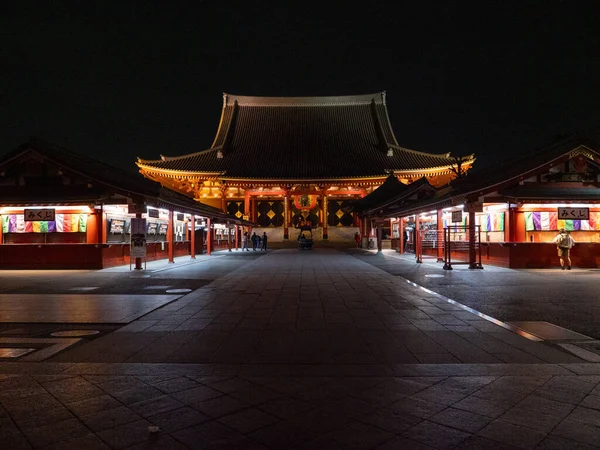 Tokio, Japan - 24.2.20: Sensoji am Abend, mit sehr wenigen Besuchern — Stockfoto