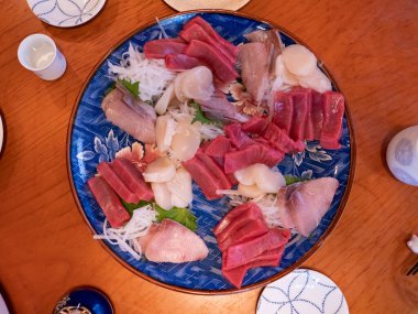 Masa geleneksel yeni yıl yemeği için Japonya 'da hazırlanıyor.