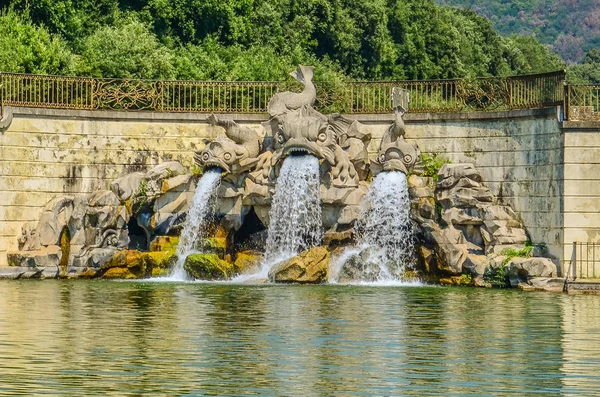 Cascada Peces Palacio Real Caserta —  Fotos de Stock