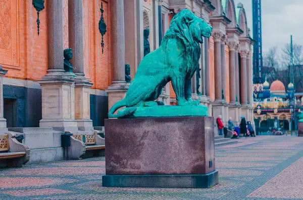 Estátua Leão Perto Carlsberg Glyptotek Copenhaga Dinamarca — Fotografia de Stock