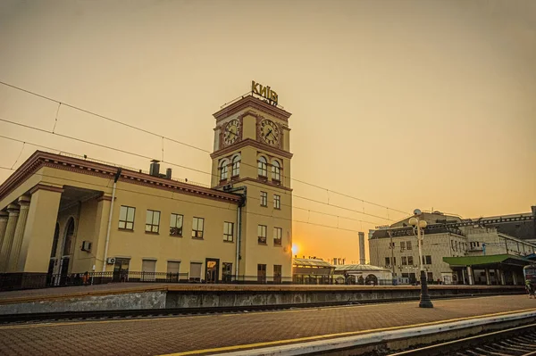 Banliyö Tren Istasyonu Binası Saat Kulesi Kyiv Pasazhyrskyi Merkez Tren — Stok fotoğraf