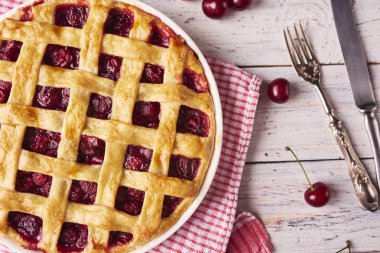 Üç farklı ahududu, yüksek çözünürlüklü görüntülerle kolaj