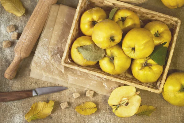 Lot Apple Quince Kitchenware Preparing Quince Pie Sackcloth Rustic Background — Stock Photo, Image