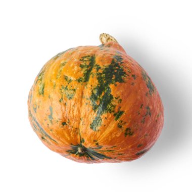 Taze organik portakal balkabağı beyaz arka plan üzerinde izole 