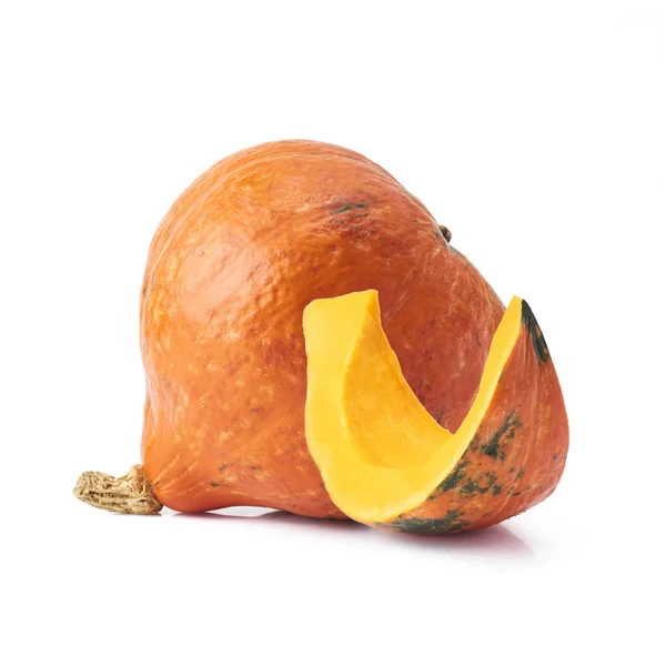 白い背景に分離された新鮮な有機オレンジ カボチャ — ストック写真
