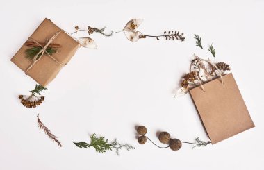 Sonbahar composotoin. Yaprakları ve paket