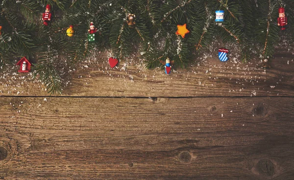 Árbol Navidad Con Divertidos Juguetes Madera Nieve — Foto de Stock