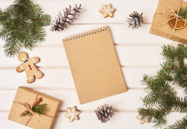 Noel ağacı, Noel kutuları ile defter ve yeni yıl için hedefler