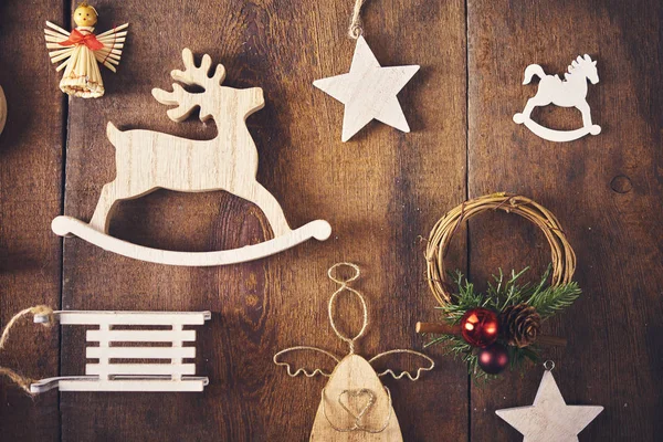 Weihnachtlicher Hintergrund Set Mit Vielen Verschiedenen Holzkugeln Und Spielzeug Auf — Stockfoto
