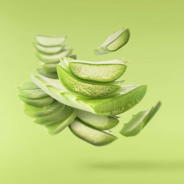 aloe vera beyaz arkaplanda izole