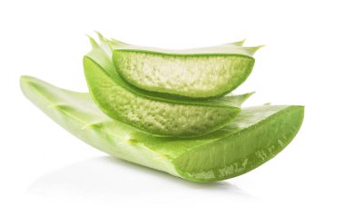 aloe vera beyaz arkaplanda izole