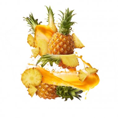 Havada uçan taze olgun bütün ve dilim ile bebek Ananas kesilmiş