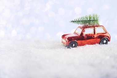 Noel kartı - kırmızı Baubles ve kar yağışı ile kar taneleri